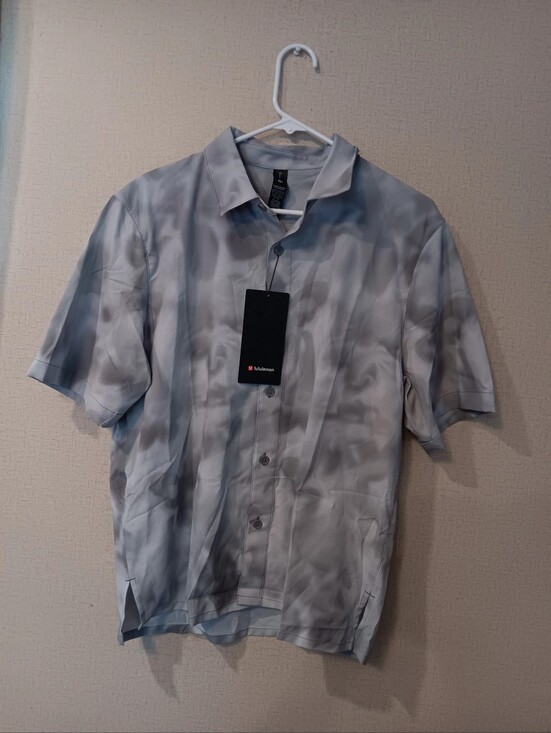 lululemon athletica Other - Lululemon airing easy relaxed Gray Men's Short Sleeve Button-Up Shirt